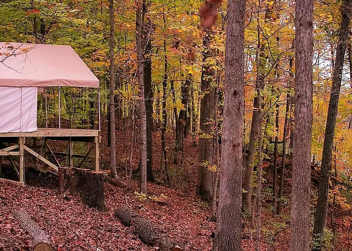 Holiday home Secluded Luxury Tent On Otter Near Girard, Illinois Girard