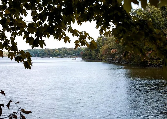 Secluded Luxury Tent On Otter Near Girard, Illinois Holiday home *